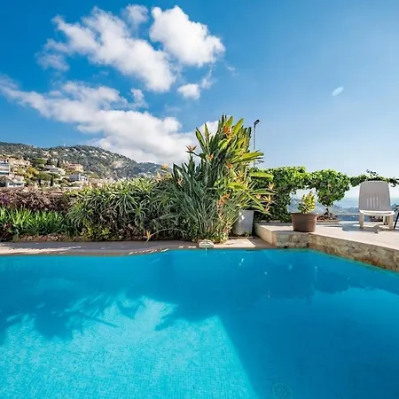Villa Bas De Piscine Vue Epoustouflante *